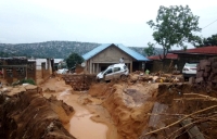 ارتفاع عدد ضحايا فيضانات الكونغو الديمقراطية إلى 42 شخصًا- رويترز