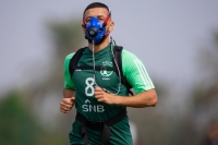 بأقنعة الأكسجين.. لاعبو الأخضر يستعدون في "سيلين" لكأس آسيا 2023