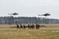 حرس الحدود الأوكراني منع مجموعة مكونة من 12 رجلًا من الفرار من التجنيد الإجباري- رويترز