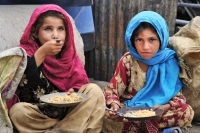 الشعب الأفغاني يواجه أزمة غذائية حادة - The Daily Guardian