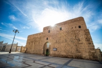 تضم قلعة تبوك الأثرية عددًا من النقوش الأثرية التي تروي أحداثًا تاريخيّة وإسلاميّة وقعت بالمنطقة - روح السعودية