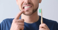 غسيل الأسنان مهم لصحة الفم- مشاع إبداعي