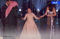 لماذا فرح الجمهور العربي بظهور نجاة في حفل Joy Awards؟