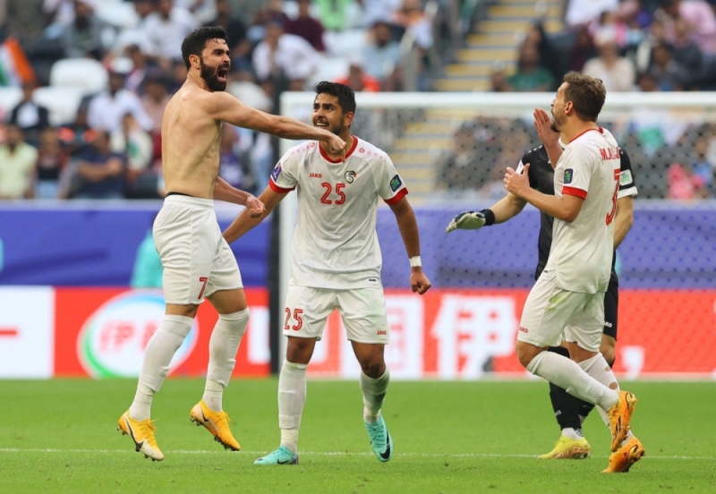 خريبين يقود سوريا لتأهل تاريخي لدور الـ16 بـ كأس أمم آسيا