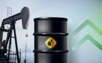 النفط يرتفع وسط تراجع المخزونات الأمريكية وآمال التحفيز بالصين