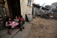 الأطفال الفلسطينيون يواجهون الجوع والعطش والبرد والأمراض - رويترز
