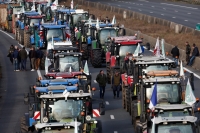الحكومة الفرنسية تحاول تخفيف غضب المزارعين بمزيد من المساعدات- رويترز