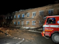 مقتل 15 في هجوم على مبنى شرق أوكرانيا - رويترز