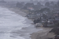 عاصفة في المحيط الهادئ تقترب من شمال كاليفورنيا- رويترز