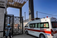 ميناء رفح البري يستقبل 73 مصابًا ومرافقًا فلسطينيًا للعلاج بمصر