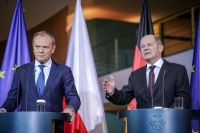 المستشار الألماني أولاف شولتس ورئيس الوزراء البولندي دونالد تاسك - د ب أ