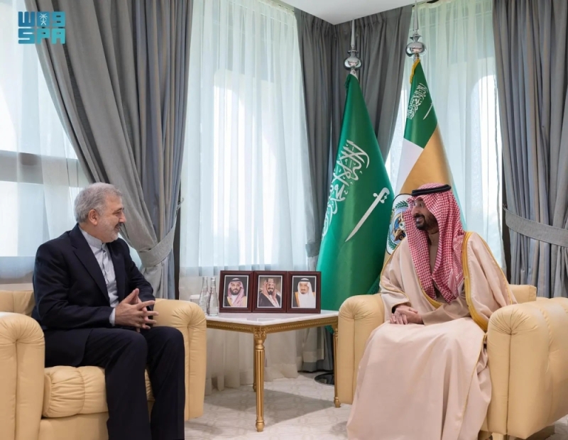 وزير الحرس الوطني يبحث العلاقات الثنائية مع سفير إيران لدى المملكة