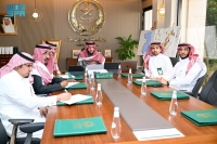 الأمير سعود بن نهار يناقش أوضاع الأندية الرياضية في الطائف