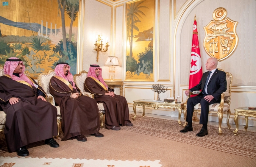 الرئيس التونسي يستقبل الأمير عبدالعزيز بن سعود- واس 