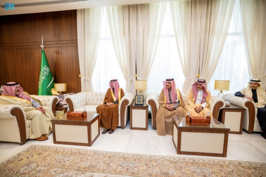 الأمير عبد العزيز بن سعد يطلع على أرقام وإحصائيات الخطوط الجوية السعودية بالمنطقة لعام 2023 - واس
