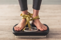 الاعتماد علي التمر في كسر الصيام يؤدي للتحكم في الشهية وبالتالي خسارة الوزن - مشاع إبداعي