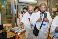 ضيوف "برنامج خادم الحرمين" يصلون مكة المكرمة لأداء مناسك العمرة