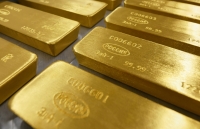 الذهب يتراجع عن مستويات قريبة من الذروة قبيل بيانات التضخم الأمريكية