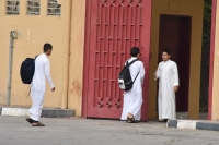الطلاب يتوافدون على المدرسة بأول أيام رمضان