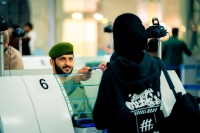جوازات مطار الأمير محمد بن عبد العزيز تنهي إجراءات ضيوف الرحمن - واس