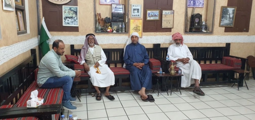 مجموعة من كبار السن يستذكرون جمال رمضان في الماضي 