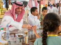 محافظ جدة يشارك 1500 يتيم حفل الإفطار الرمضاني - واس