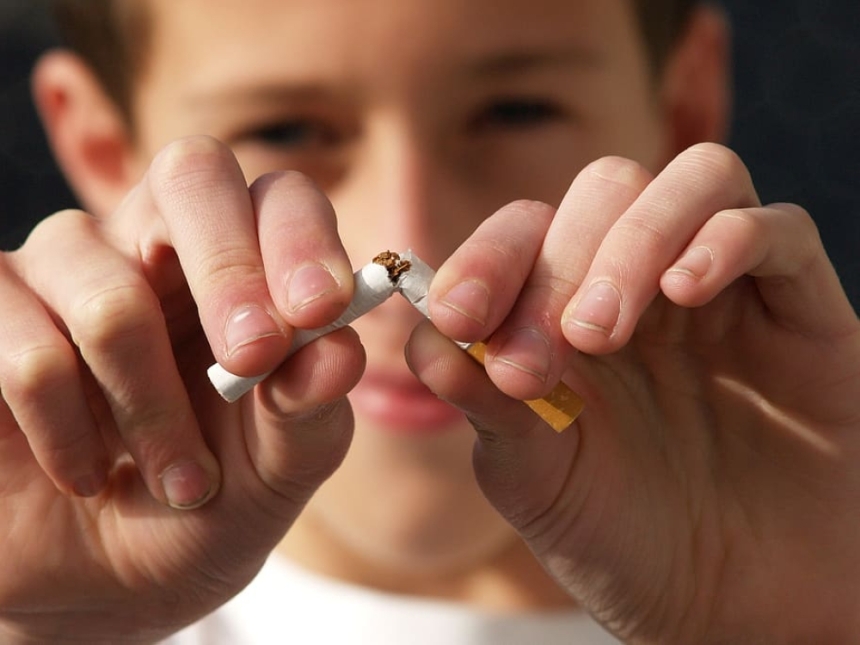 رمضان فرصة لمساعدة الأبناء على الإقلاع عن التدخين- مشاع إبداعي