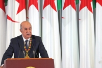 الرئيس الجزائري يقرر إجراء انتخابات رئاسية مبكرة