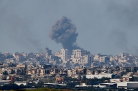الاحتلال يقصف غزة بشكل متوصل منذ أكتوبر الماضي - رويترز