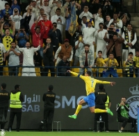 رونالدو يحتفل بأحد أهدافه في مباراة النصر والطائي