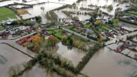إصدار 10 تحذيرات و112 تنبيها من الفيضانات في أنحاء إنجلترا - موقع bbc