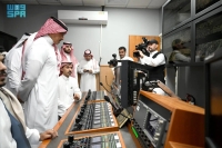 وزير الإعلام يتفقد مقرات الإذاعة والتلفزيون في المسجد الحرام - واس