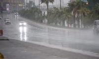 مكة المكرمة.. الدفاع المدني يدعو إلى الحيطة بسبب الأمطار الغزيرة