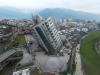 بعض المباني المنهارة في هوالين القريبة من مركز زلزال تايوان - The New York Times