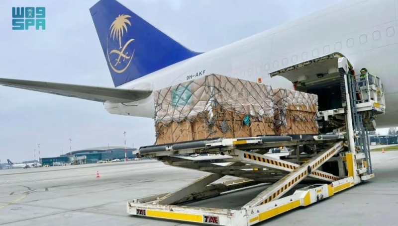 وصول الطائرة السعودية الـ 19 تحمل مساعدات للشعب الأوكراني