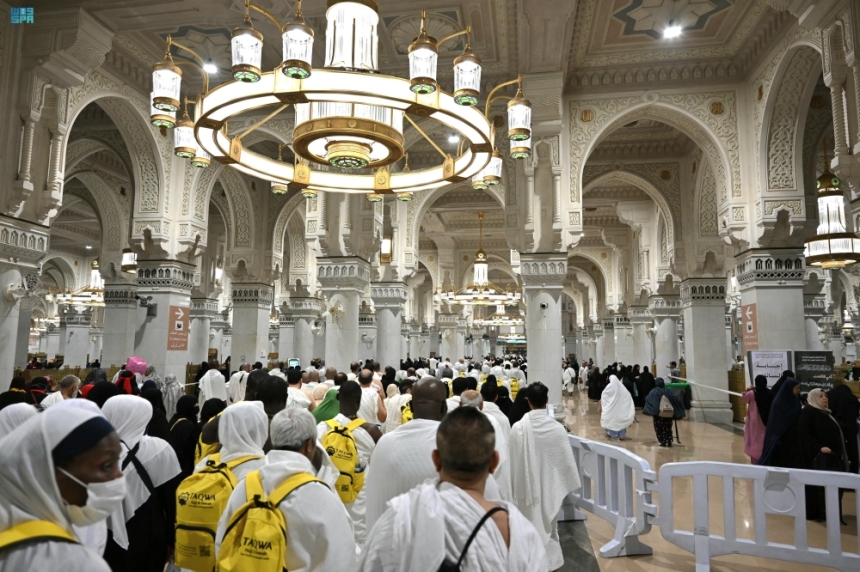 حشود بالمسجد الحرام في ليلة 28 من رمضان- واس 