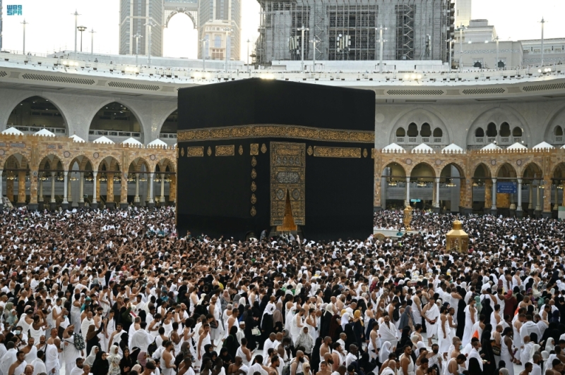 شاهد | حشود مليونية بالمسجد الحرام في ليلة 28 من رمضان