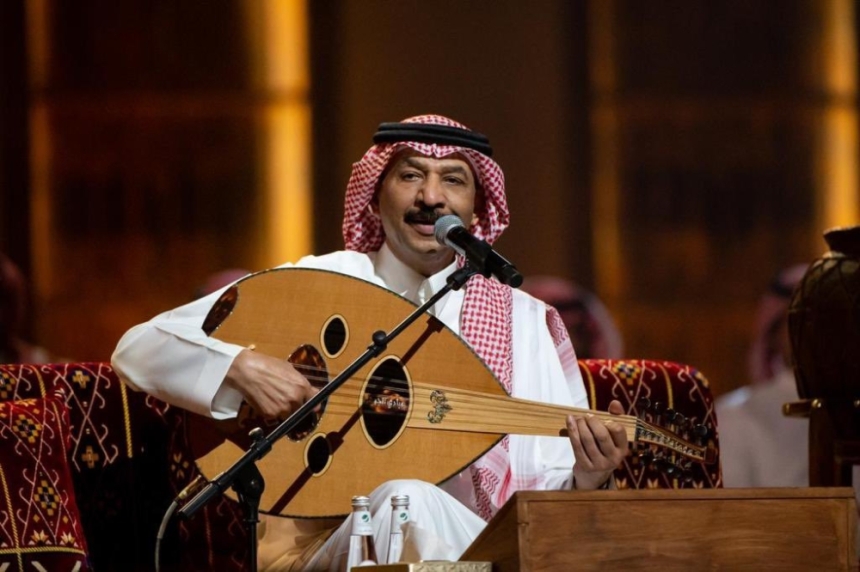 الفنان عبادي الجوهر يحيي حفلة الغنائي في الرياض - مشاع إبداعي