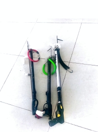 بعض من مسدسات الصيد المضبوطة 