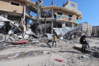 غارات وقصف مدفعي استهدف أحياء سكنية في قطاع غزة - وفا
