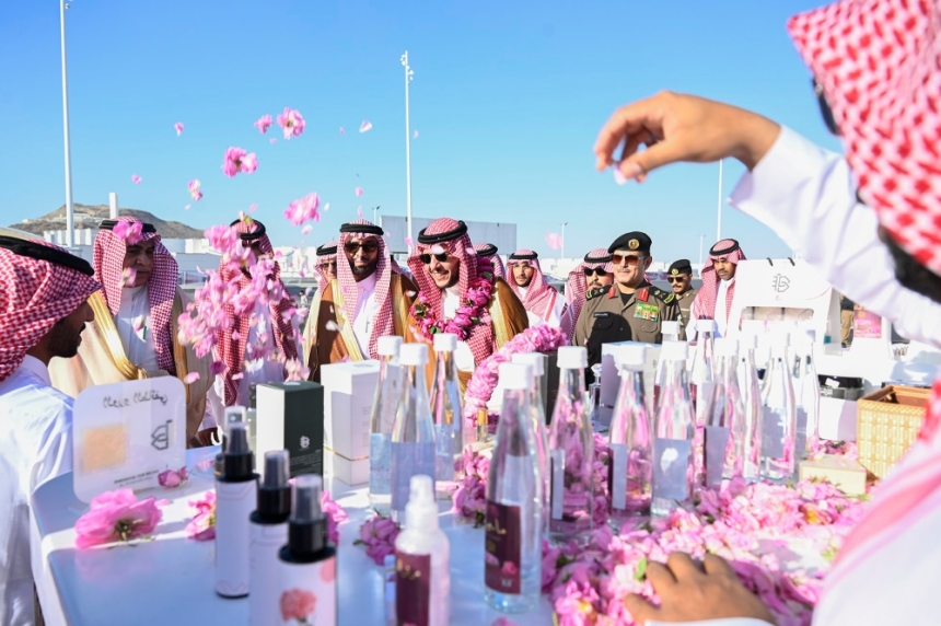 مهرجان مزارعي الورد الطائفي - إكس محافظة الطائف