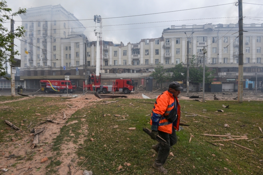 وفيات وأضرار عقب هجمات روسية في منطقة دنيبرو الأوكرانية- رويترز