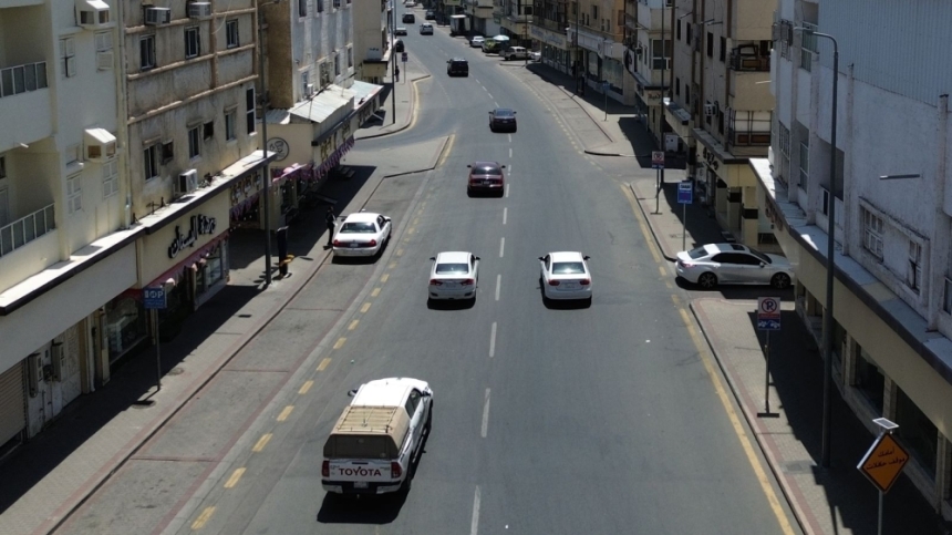 مشاريع بلدية ترفع كفاءة شبكة الطرق وبدء تأهيل شارع خالد بن الوليد
