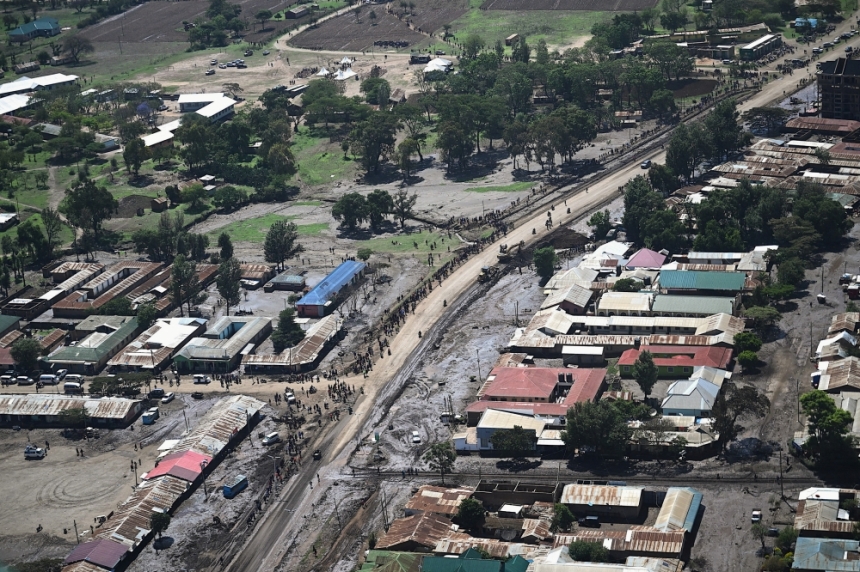 مصرع وإصابة المئات في فيضانات تنزانيا - رويترز