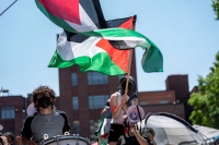 طلاب يحتجون في ساحة جامعة واشنطن دعمًا لفلسطين- رويترز