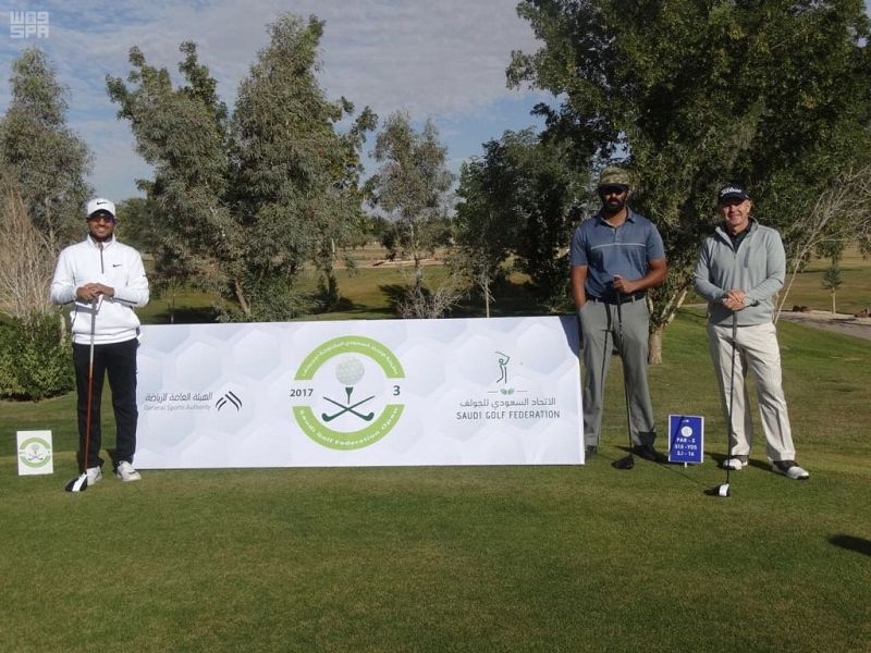 لاعبا الأخضر الملا والمنصور يتصدران بطولة اتحاد الجولف المفتوحة