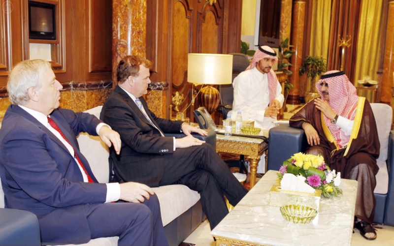 الأمير محمد بن نايف يستقبل وزير الخارجية الكندي