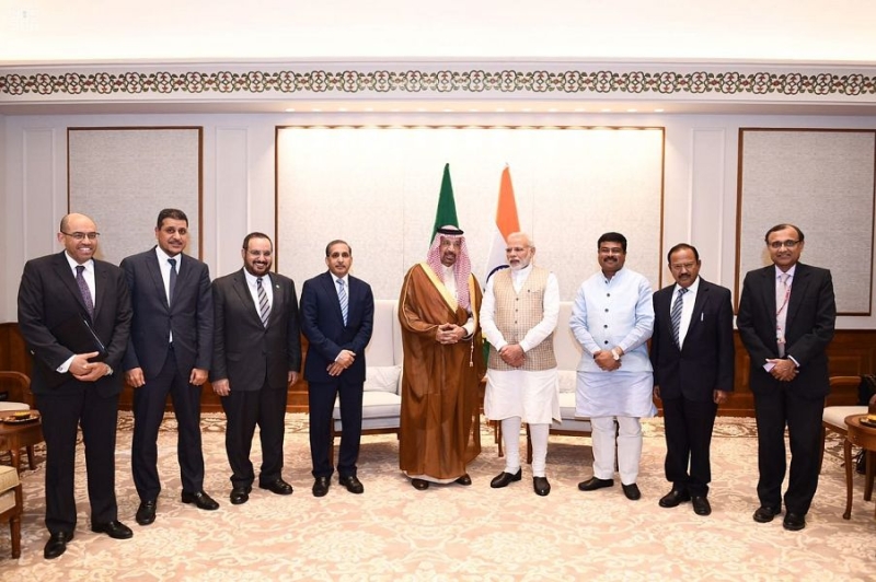 وزير الطاقة يدعو رئيس الوزراء الهندي إلى الاستثمار في المملكة
