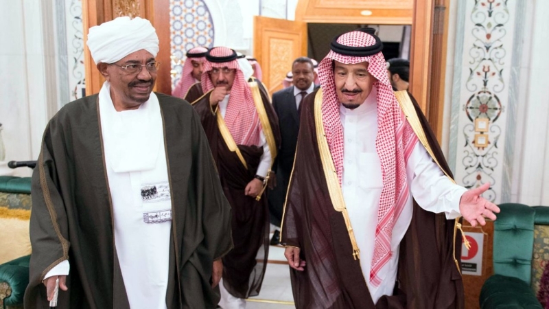 خادم الحرمين الشريفين يستقبل الرئيس السوداني
