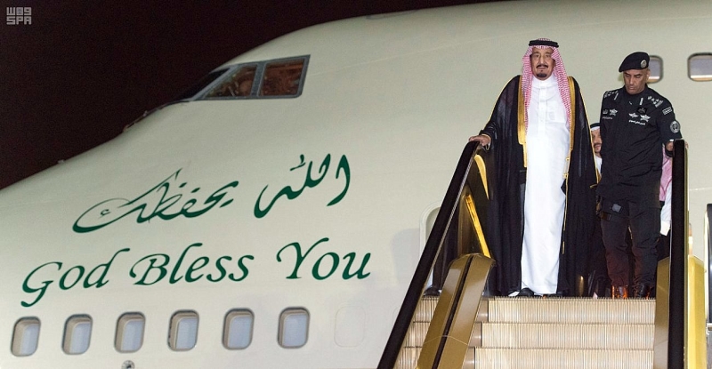 خادم الحرمين الشريفين يصل إلى الرياض قادما من دولة قطر
